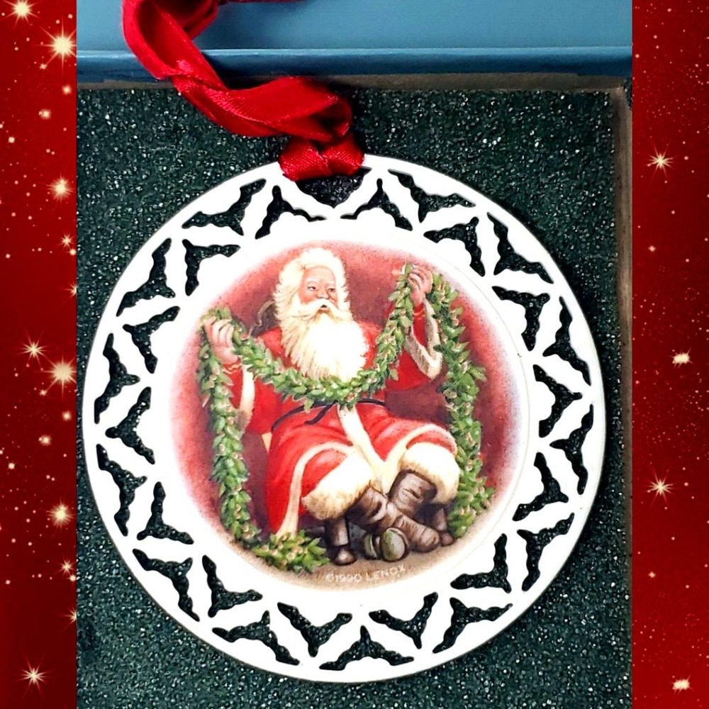 Lenox Wreath Ornament Santa's Portrait With Garland 1990